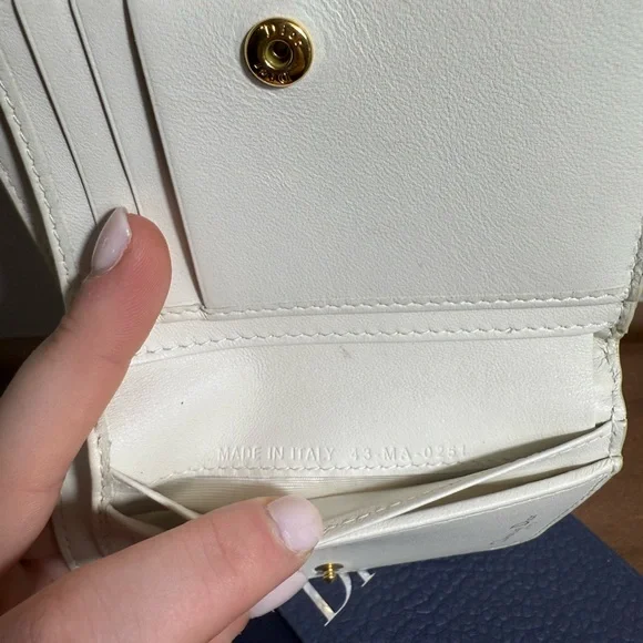 Dior Caro Heart Wallet - Picture 4 of 11